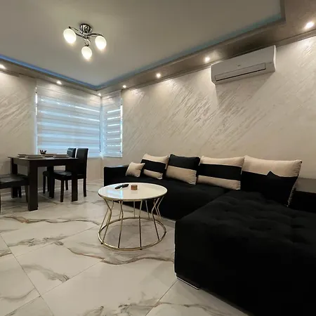 Apartamento Small Flat - Walk To Station & Cathedral Varna