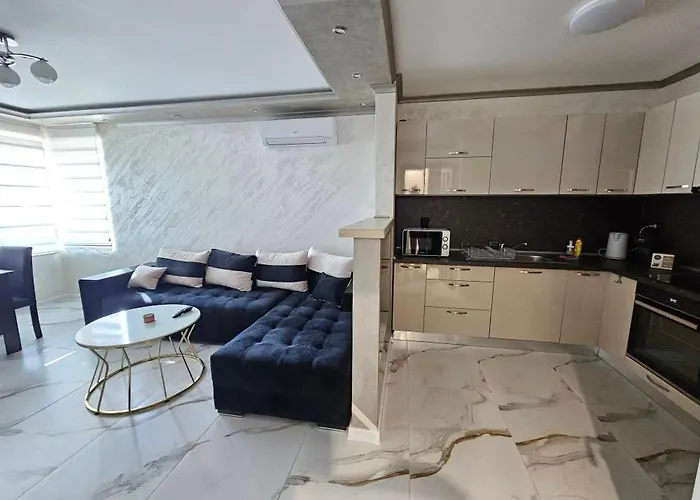 アパート Small Flat - Walk To Station & Cathedral ヴァルナ